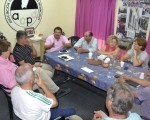 Los representantes de los docentes correntinos se reunieron ayer y resolvieron solicitar una audiencia con el Ministerio de Educación para iniciar las paritarias salariales y reclamaron mejoras edilicias en los establecimientos.